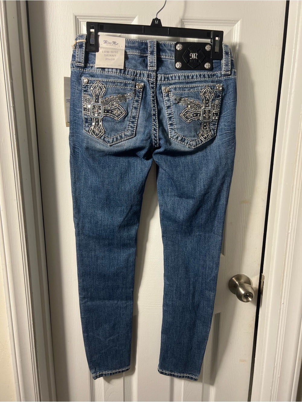 NWT Miss Me Women’s Slim Fit Low Rise Skinny Jeans 25x28